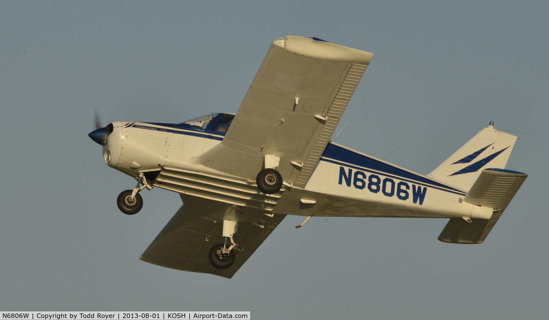 N6806W, 1965 Piper PA-28-140 Cherokee C/N 28-20941, Airventure 2013