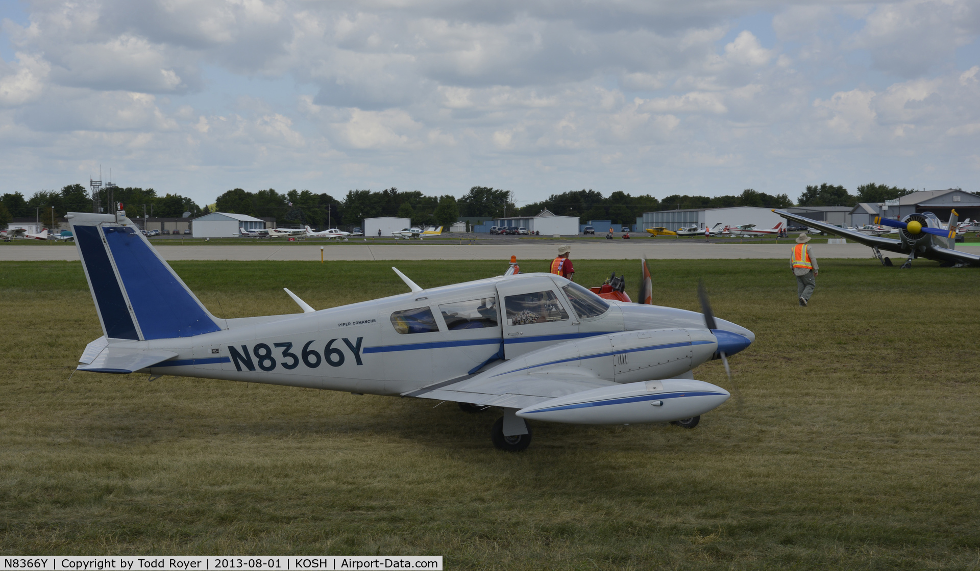 N8366Y, 1967 Piper PA-30-160 Twin Comanche Twin Comanche C/N 30-1516, Airventure 2013