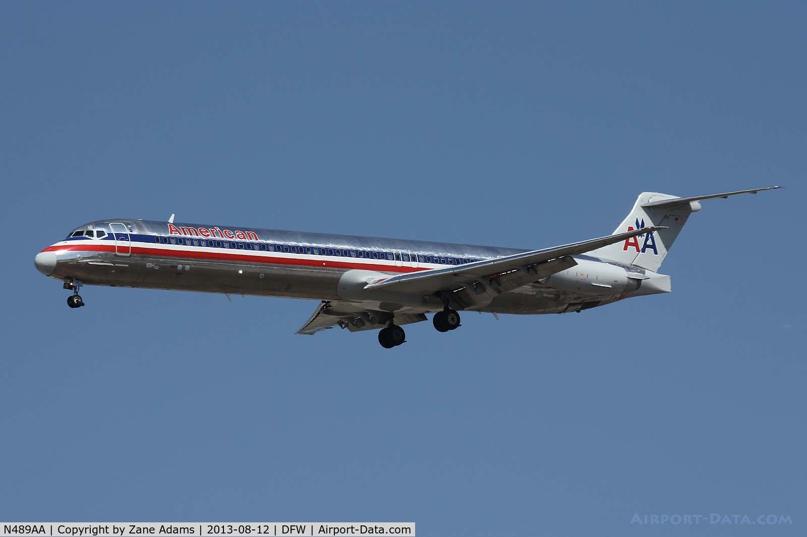 N489AA, 1989 McDonnell Douglas MD-82 (DC-9-82) C/N 49682, Landing at DFW Airport
