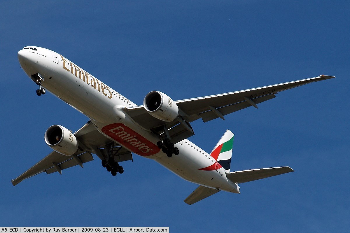 A6-ECD, 2007 Boeing 777-36N/ER C/N 32795, Boeing 777-36NER [32795] (Emirates Airline) Home~G 23/08/2009. On approach 27R.
