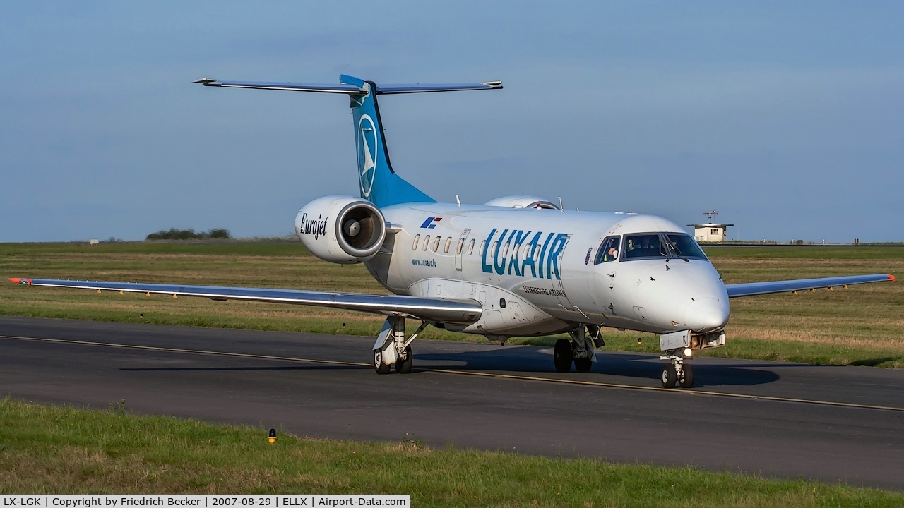 LX-LGK, 2005 Embraer ERJ-135LR (EMB-135LR) C/N 14500886, taxying to the active