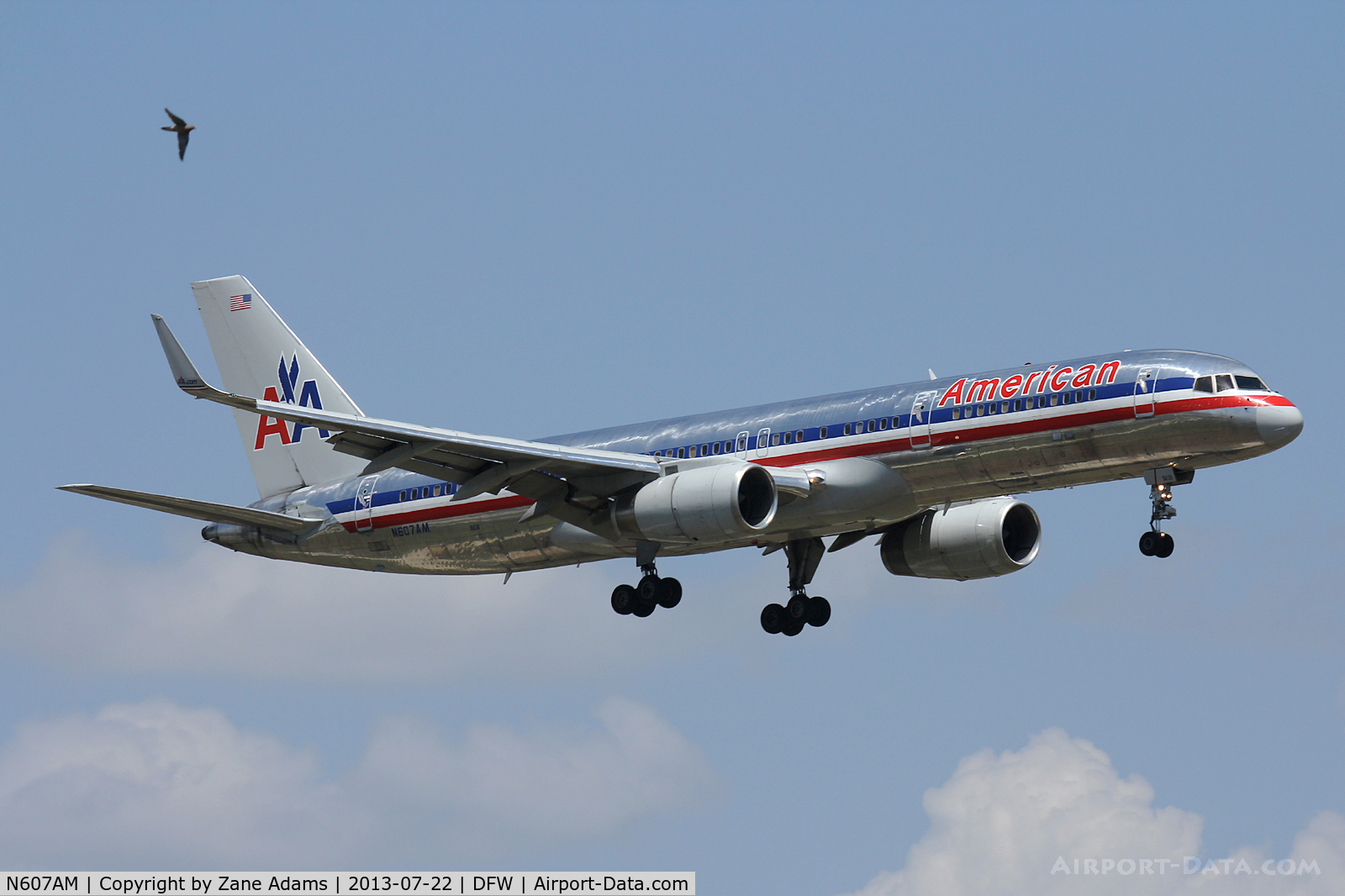 N607AM, 1996 Boeing 757-223 C/N 27058, Landing at DFW Airport