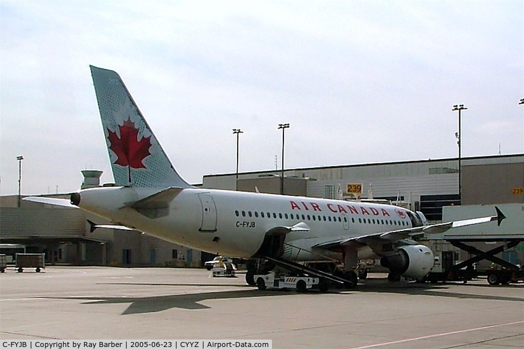 C-FYJB, 1996 Airbus A319-114 C/N 639, Airbus A319-113 [0639] (Air Canada) Toronto~C 23.06/2005