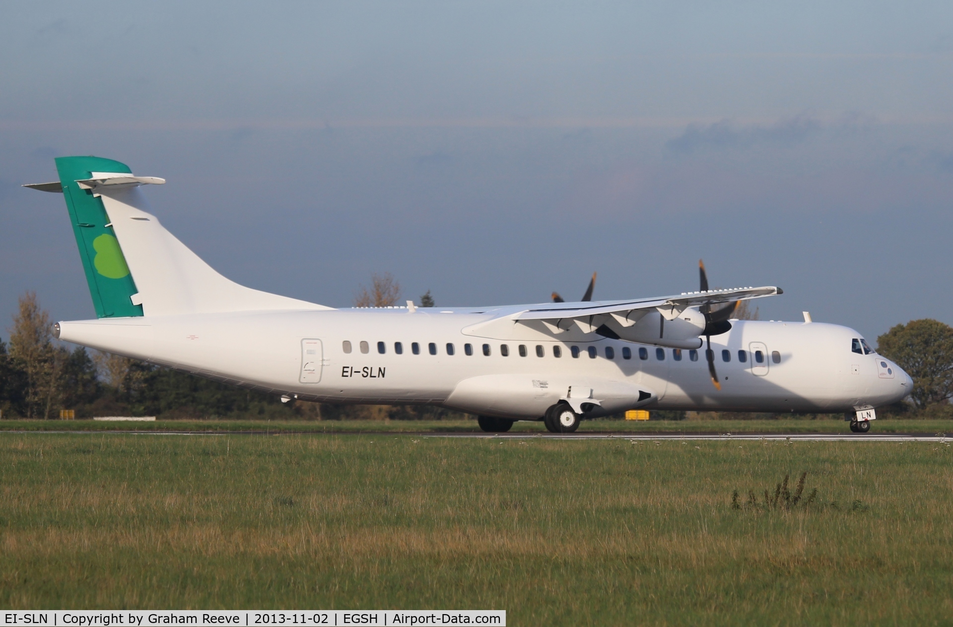EI-SLN, 1994 ATR 72-212 C/N 405, About to depart.