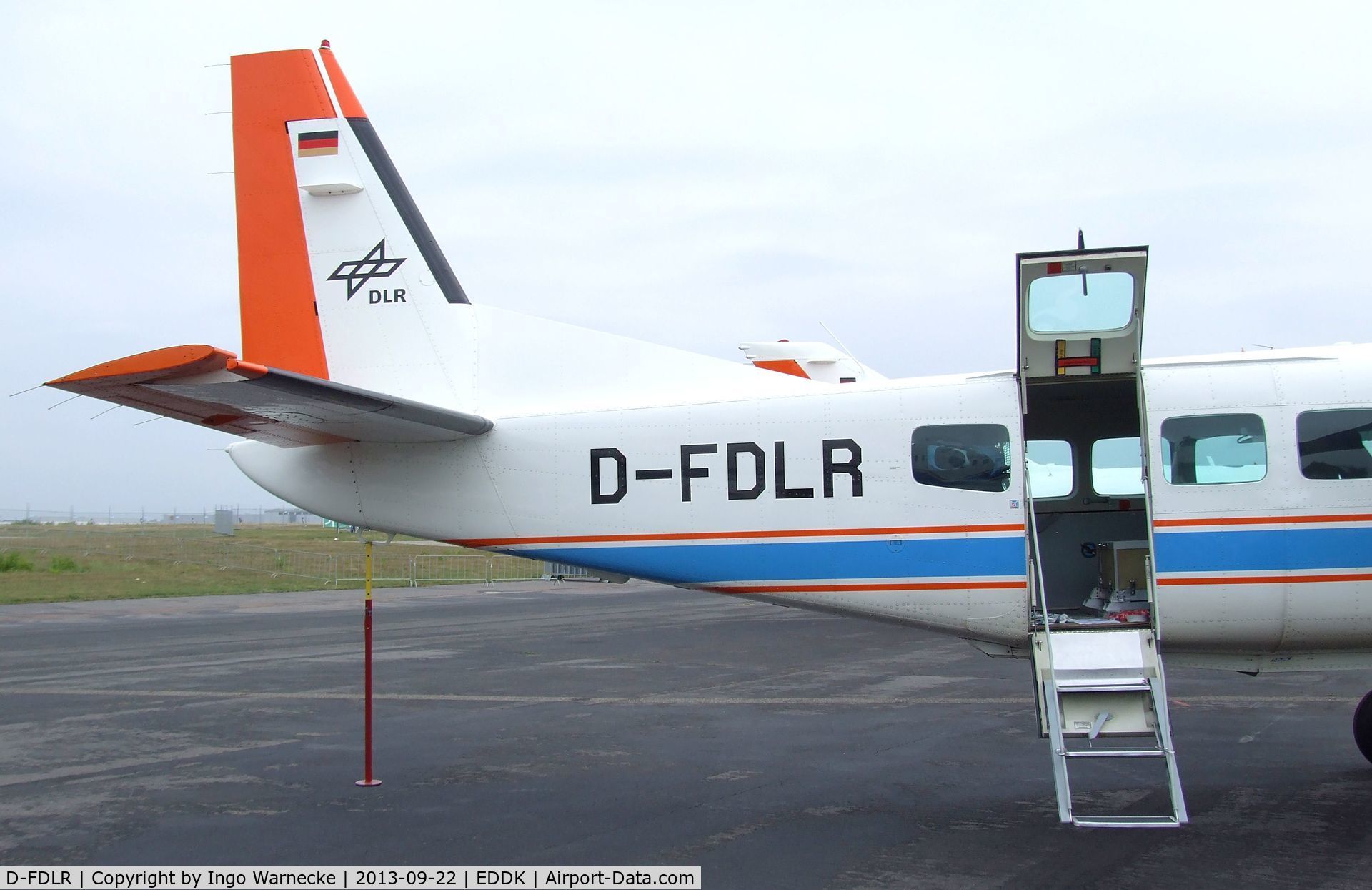 D-FDLR, 1998 Cessna 208B Grand Caravan C/N 208B-0708, Cessna 208B Grand Caravan of the DLR at the DLR 2013 air and space day on the side of Cologne airport