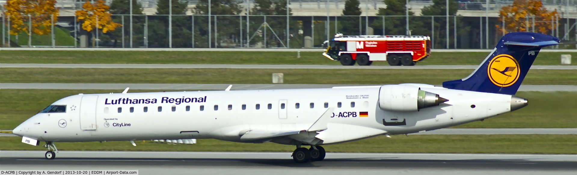D-ACPB, 2001 Canadair CRJ-701ER (CL-600-2C10) Regional Jet C/N 10013, Lufthansa Regional, seen here speeding up on RWY 26L at München(EDDM)