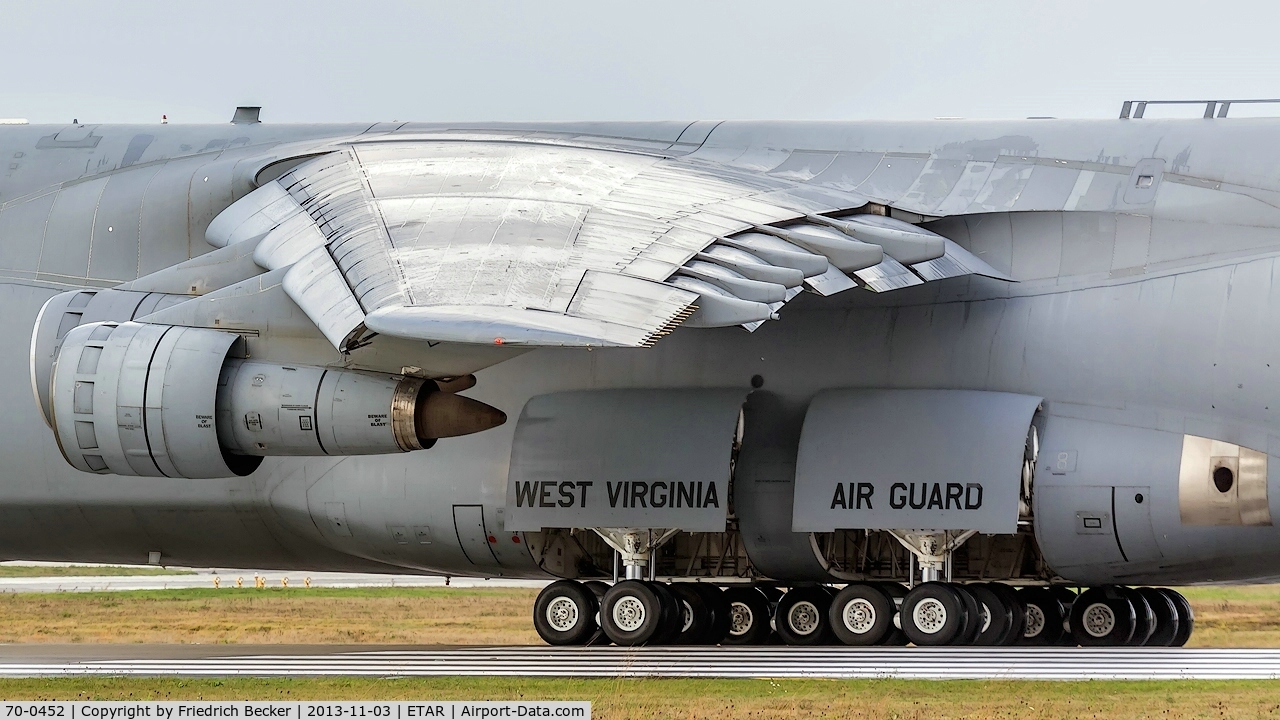 70-0452, 1970 Lockheed C-5A Galaxy C/N 500-0066, line up for departure