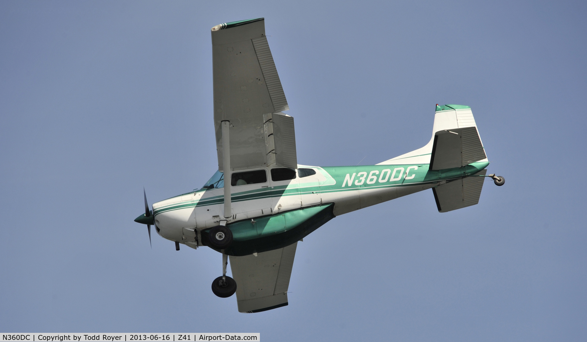 N360DC, 1973 Cessna A185F Skywagon 185 C/N 185-02173, Landing at Lake Hood Strip