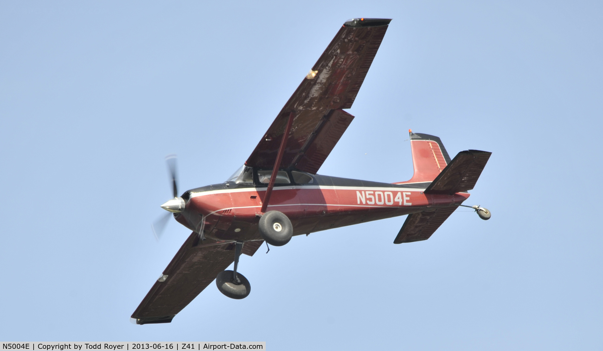 N5004E, 1958 Cessna 180A C/N 50304, Landing at Lake Hood Strip