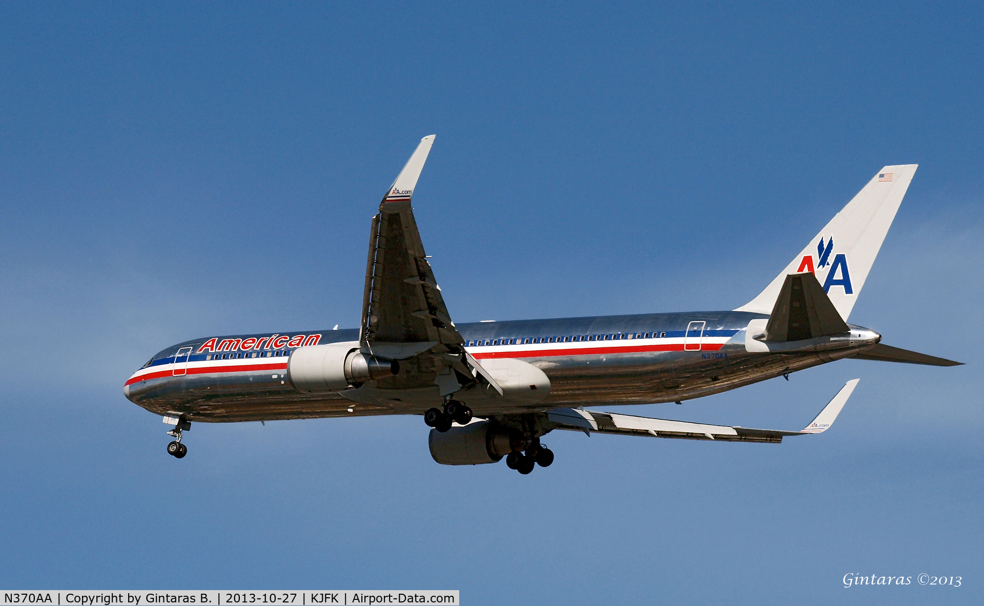 N370AA, 1992 Boeing 767-323 C/N 25197, Going to a landing on 31R @ JFK
