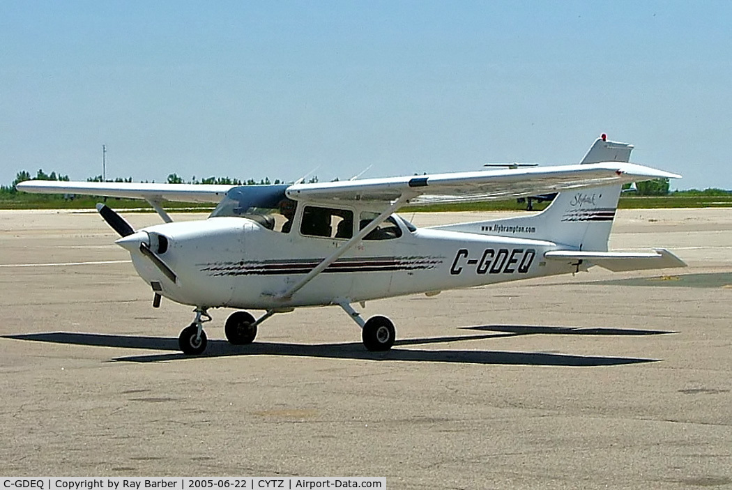 C-GDEQ, 1998 Cessna 172R C/N 17280477, Cessna 172R Skyhawk [172-80477] Toronto-City Centre Airport~C 22/06/2005