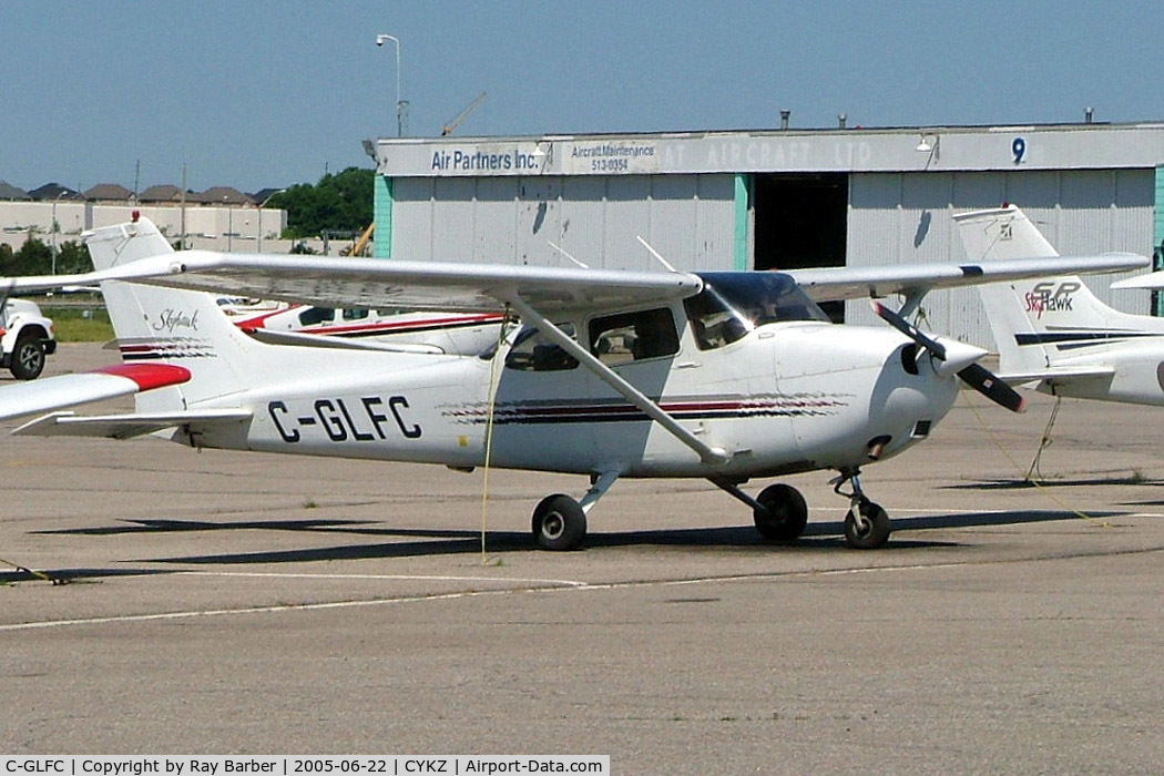C-GLFC, 1998 Cessna 172R C/N 17280537, Cessna 172R Skyhawk [172-80537] (Toronto Airways) Toronto-Buttonville~C 22/06/2005