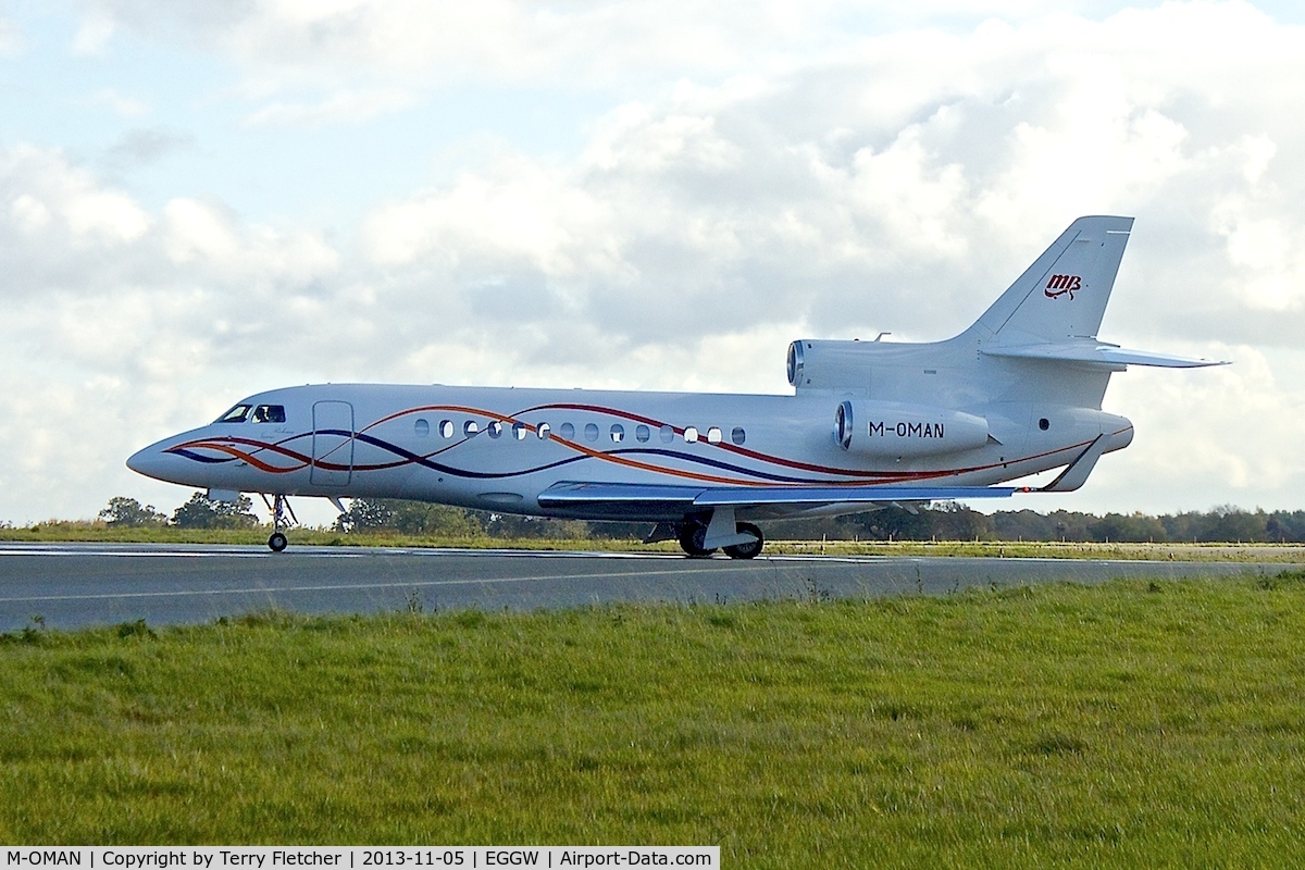 M-OMAN, 2011 Dassault Falcon 7X C/N 138, 2011 Dassault Falcon 7X, c/n: 138 at Luton