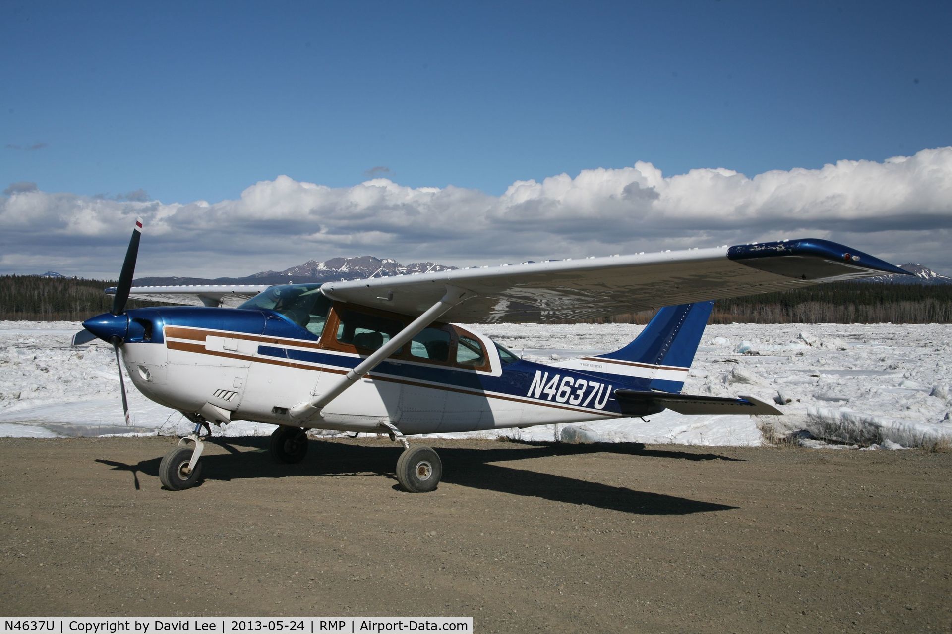 N4637U, 1979 Cessna U206G Stationair C/N U20605017, At Rampart, Alaska during breakup of the Yukon River.  Pilot was Daniel Hayden.