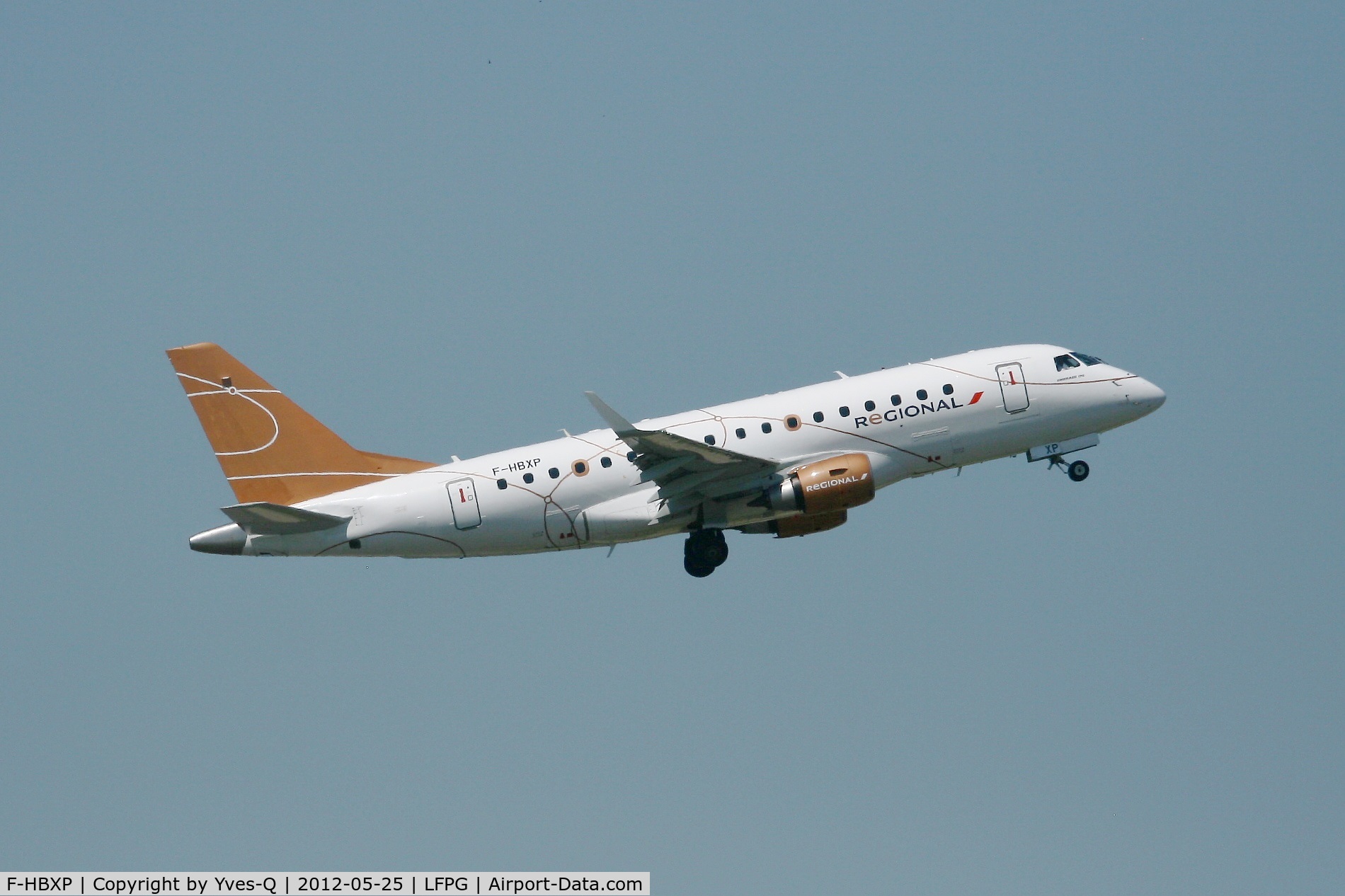 F-HBXP, 2004 Embraer 170LR (ERJ-170-100LR) C/N 17000036, Embraer ERJ-170ST, Take-off Rwy 08L, Roissy Charles De Gaulle Airport (LFPG-CDG)