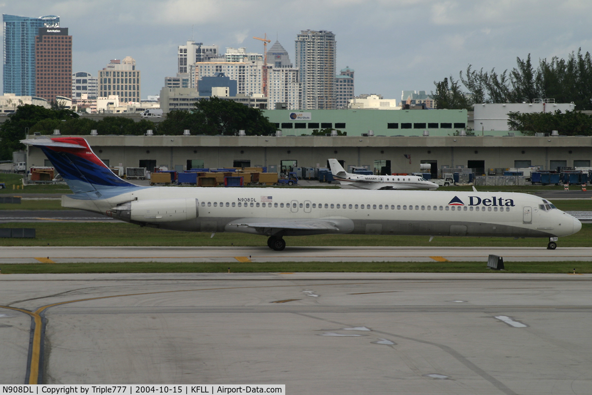 N908DL, 1987 McDonnell Douglas MD-88 C/N 49539, Delta