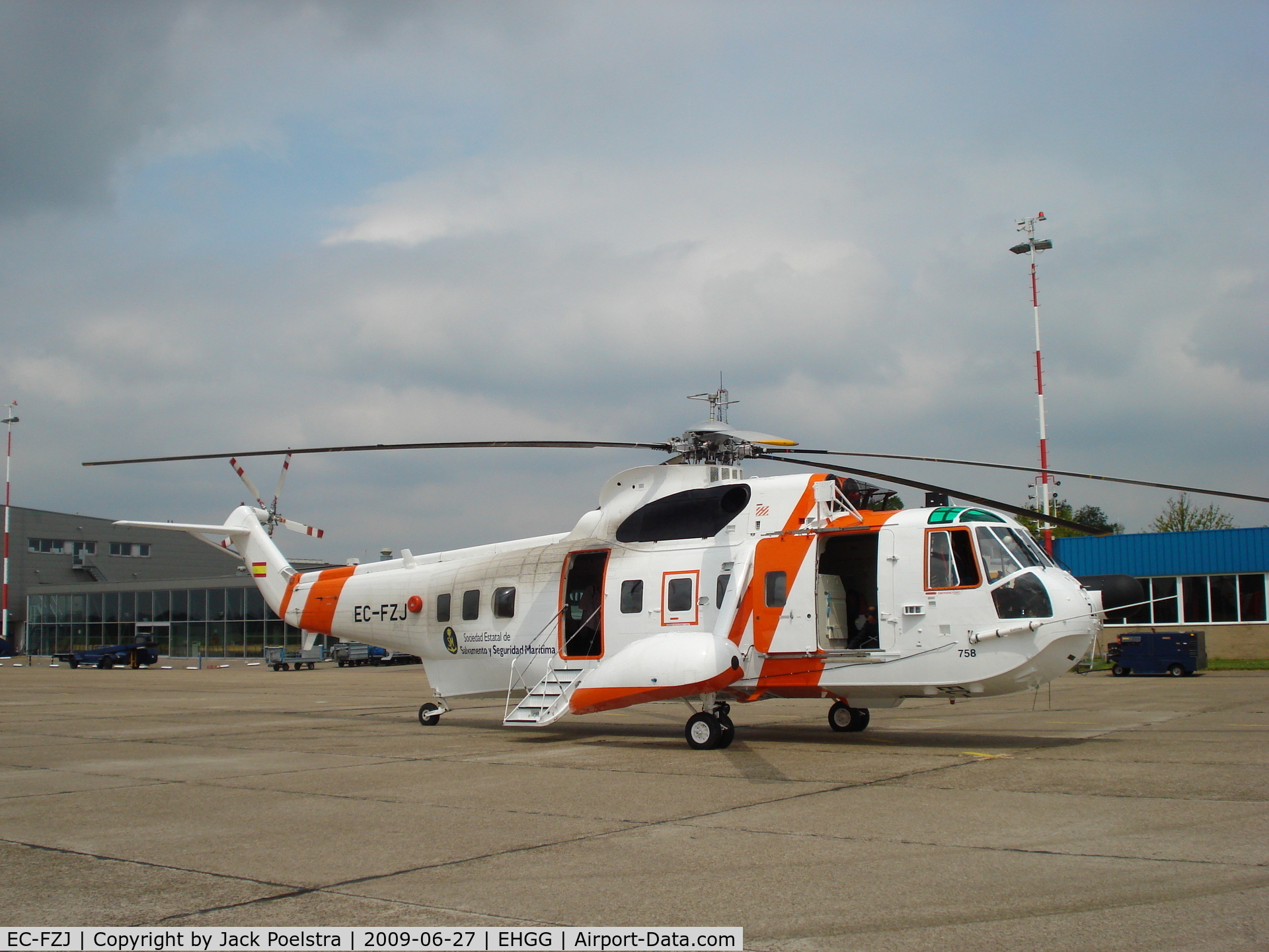 EC-FZJ, Sikorsky S-61N C/N 61758, S-61 of Soc. Estatal de Salvamanto at Groningen airport