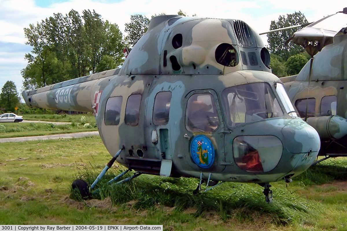 3001, MIL Mi-2 PSz C/N 543001063, Mil Mi-2PSz Hoplite [543001063] (Polish Air Force) Cracow-Balice (John Paul II International)~SP 19/05/2004