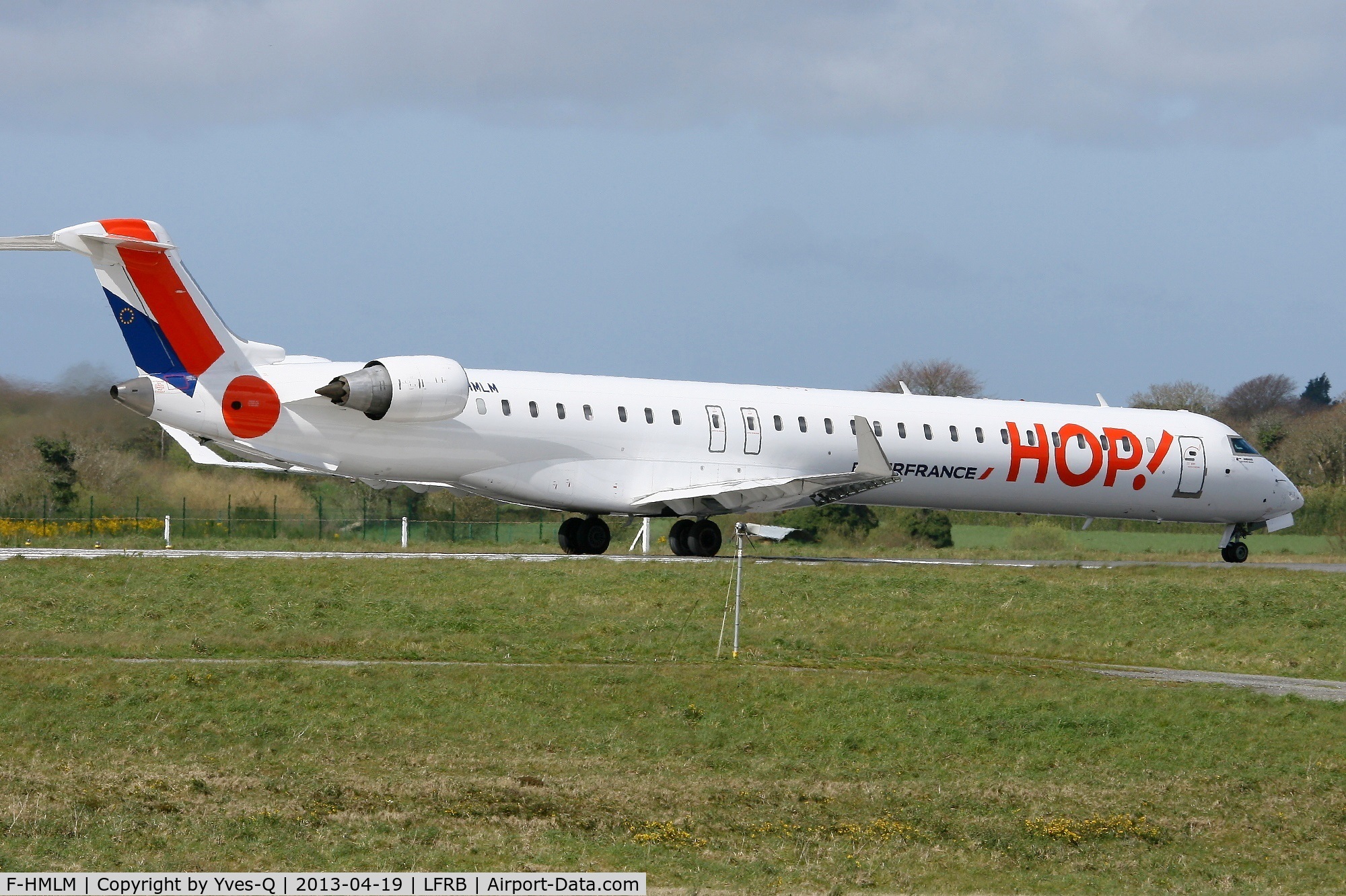 F-HMLM, 2012 Bombardier CRJ-1000EL NG (CL-600-2E25) C/N 19023, Canadair Regional Jet CRJ-1000, Taxiing to holding point Rwy 25L before Take off, Brest-Bretagne Airport (LFRB-BES)