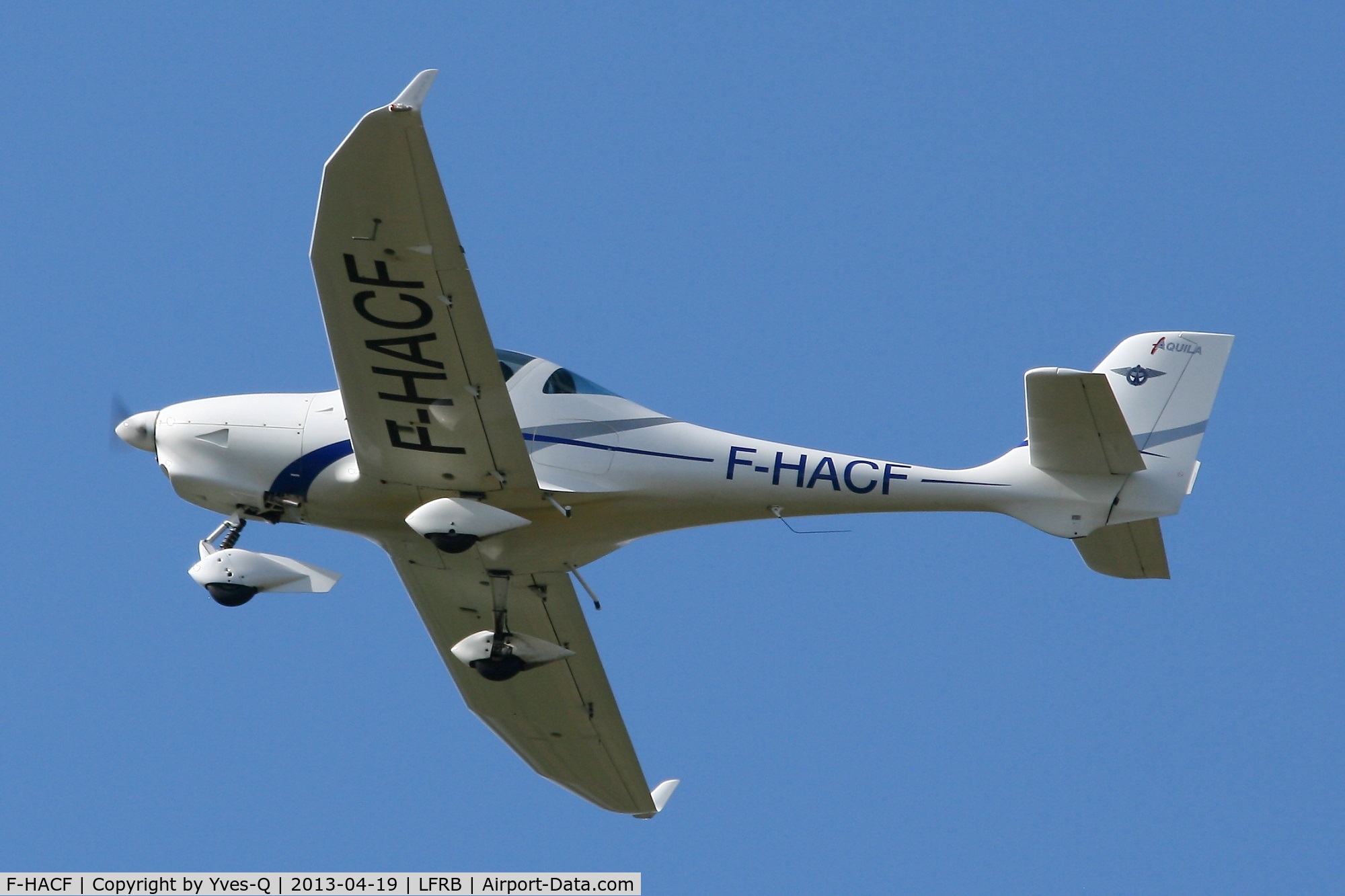 F-HACF, Aquila A210 (AT01) C/N AT01-125, Aquila A210 (AT01), Take off Rwy 07R, Brest-Bretagne Airport (LFRB-BES)