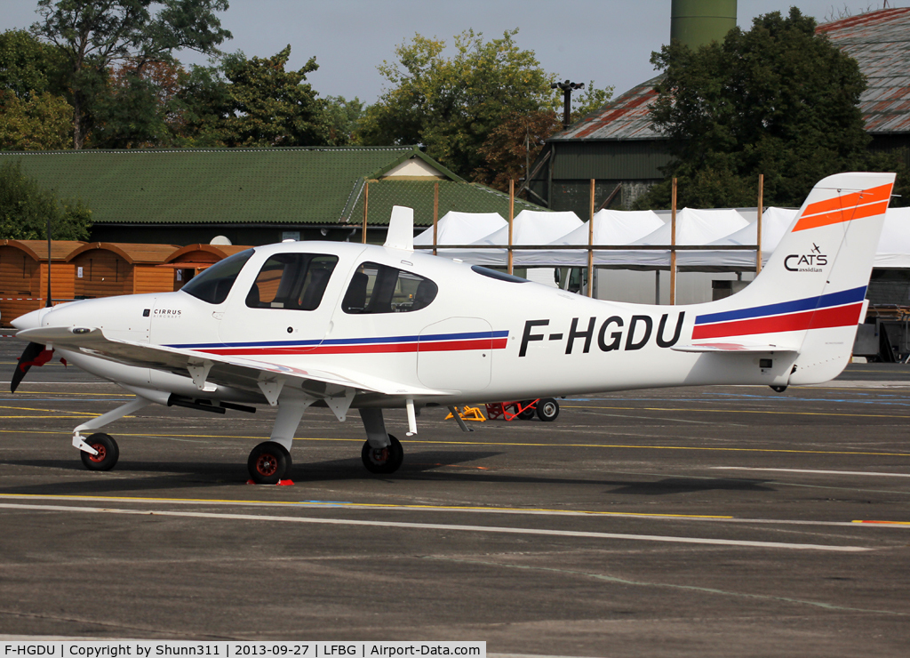 F-HGDU, Cirrus SR20 C/N 2152, Displayed during LFBG Spotter Day 2013
