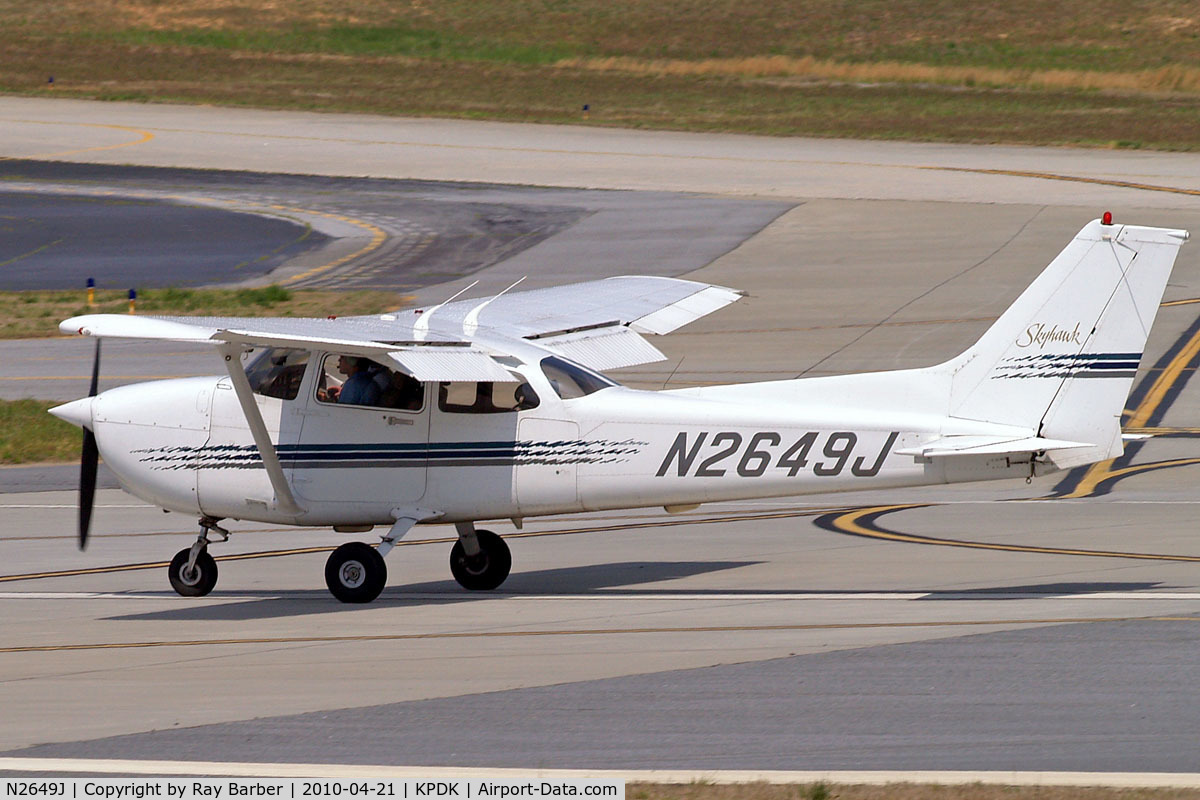 N2649J, 1998 Cessna 172R C/N 17280599, Cessna 172R Skyhawk [172-80599] (American Flyers) Atlanta-Dekalb Peachtree~N 21/04/2010