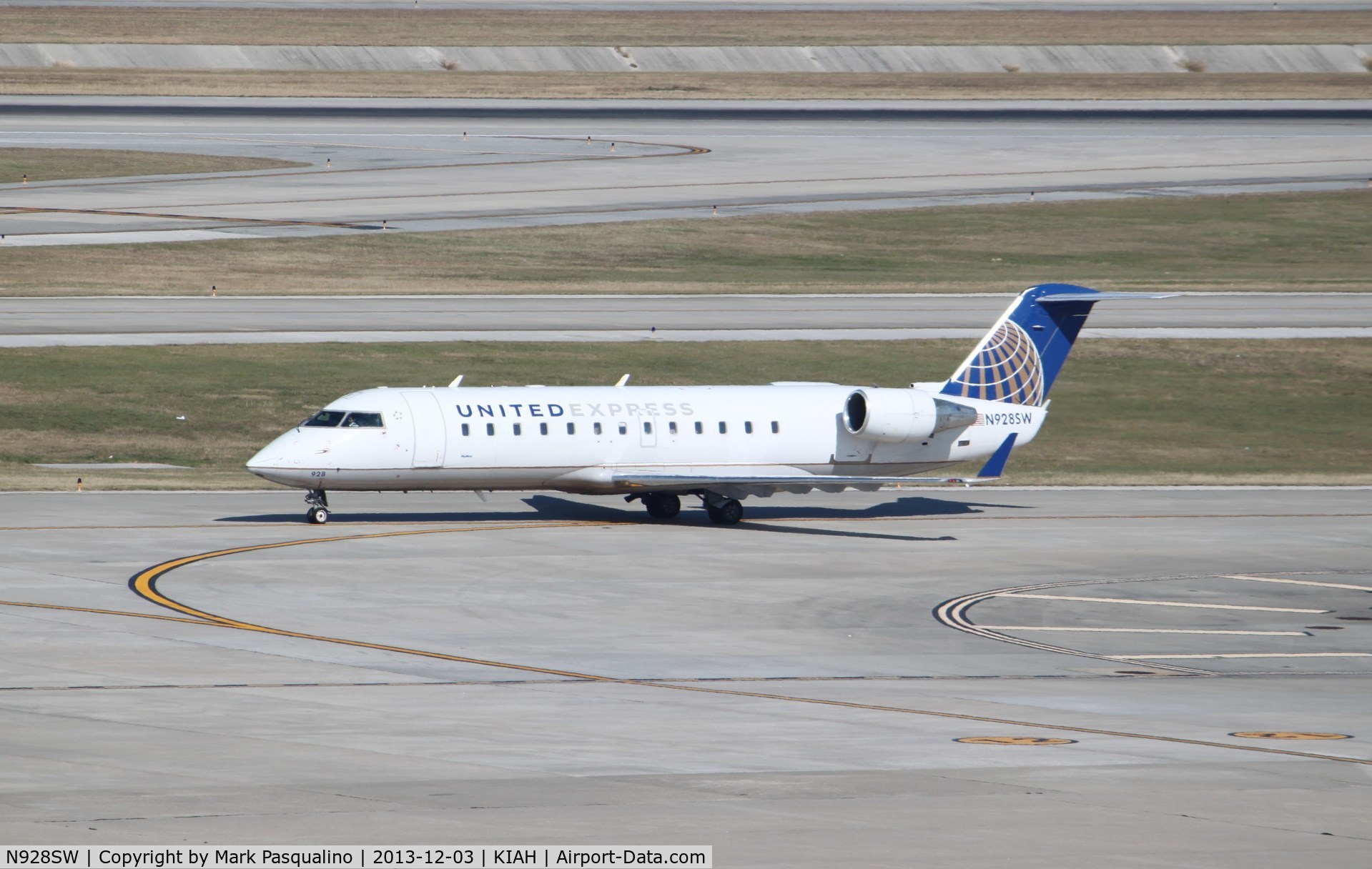 N928SW, 2002 Bombardier CRJ-200LR (CL-600-2B19) C/N 7701, CL-600-2B19
