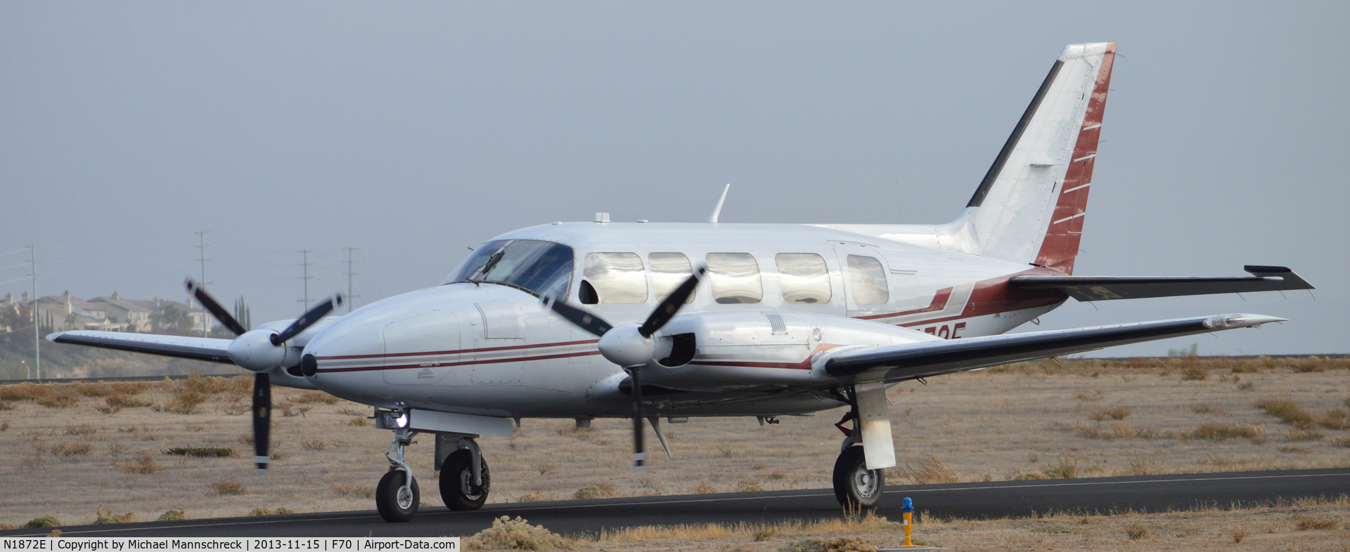N1872E, 1980 Piper PA-31-350 Chieftain C/N 31-8052114, Taxing to Ramp to pickup passangers