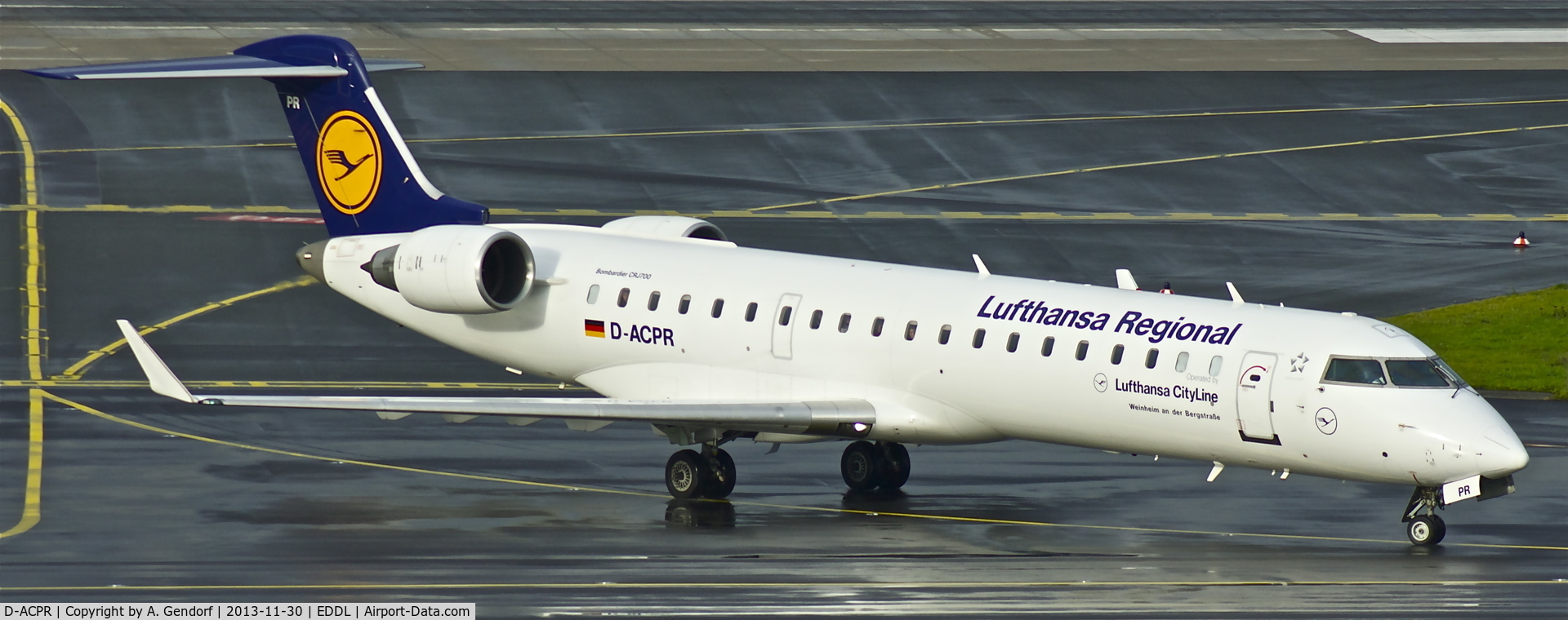 D-ACPR, 2003 Canadair CRJ-701ER (CL-600-2C10) Regional Jet C/N 10098, Lufthansa Regional, seen here rolling to the gate at Düsseldorf Int´l(EDDL)