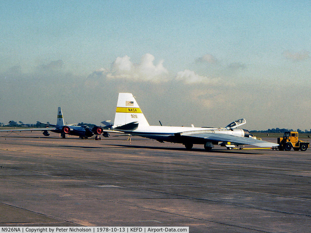 N926NA, 1963 General Dynamics WB-57F C/N 63-13503A, NASA WB-57F being prepared for flight at Ellington AFB in October 1978.