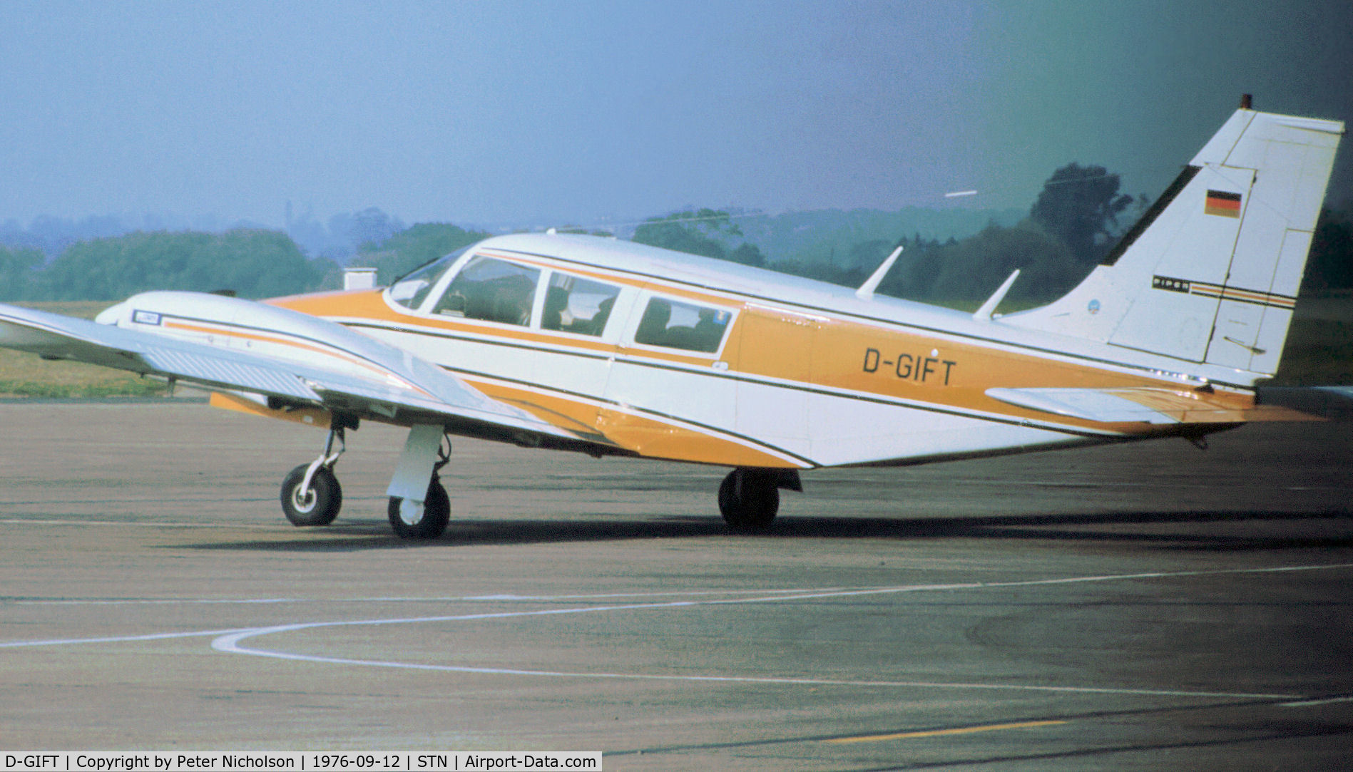 D-GIFT, Piper PA-34-200 Seneca C/N 34-7350290, PA-34-200 Seneca as seen at Stansted in September 1976.