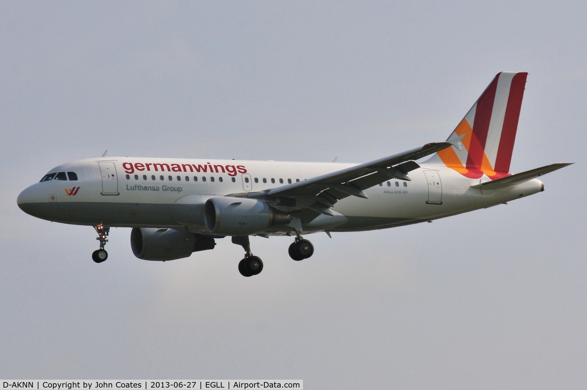 D-AKNN, 1999 Airbus A319-112 C/N 1136, Arriving 27L in latest livery.