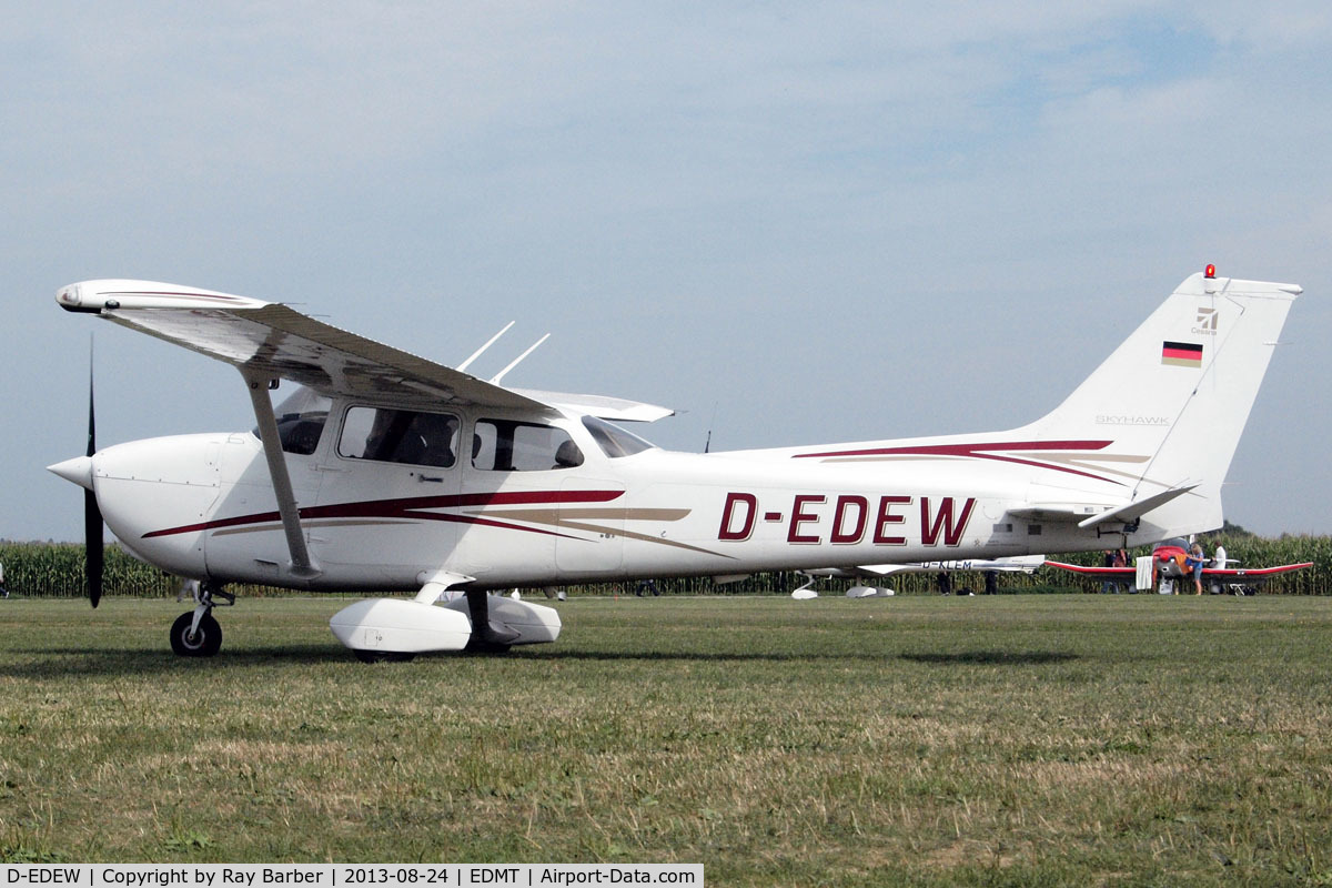 D-EDEW, 2005 Cessna 172R C/N 17281237, Cessna 172R Skyhawk [172-81237] Tannheim~D 24/08/2013