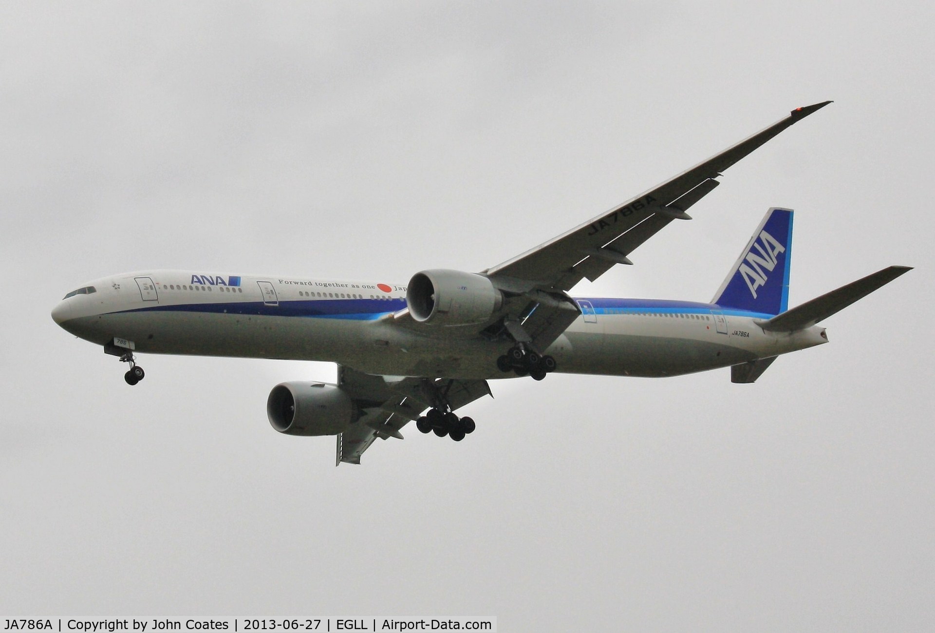 JA786A, 2010 Boeing 777-381/ER C/N 37948, Finals to 27L