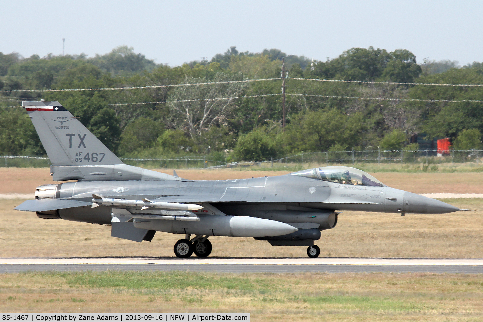 85-1467, 1986 General Dynamics F-16C Fighting Falcon C/N 5C-247, 301st Fighter Wing F-16 at NAS Fort Worth