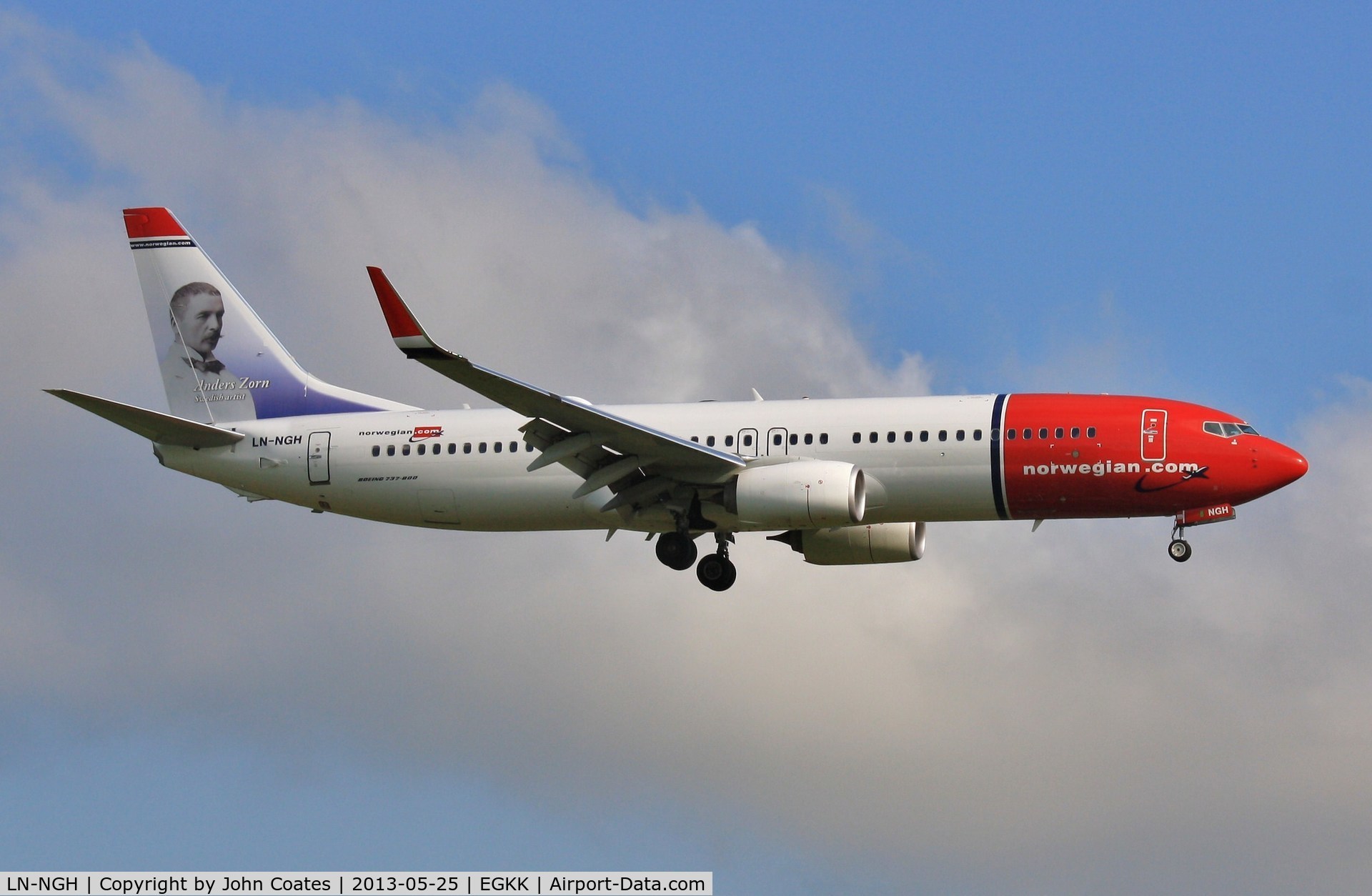 LN-NGH, 2012 Boeing 737-8JP C/N 39019, Finals to 08R