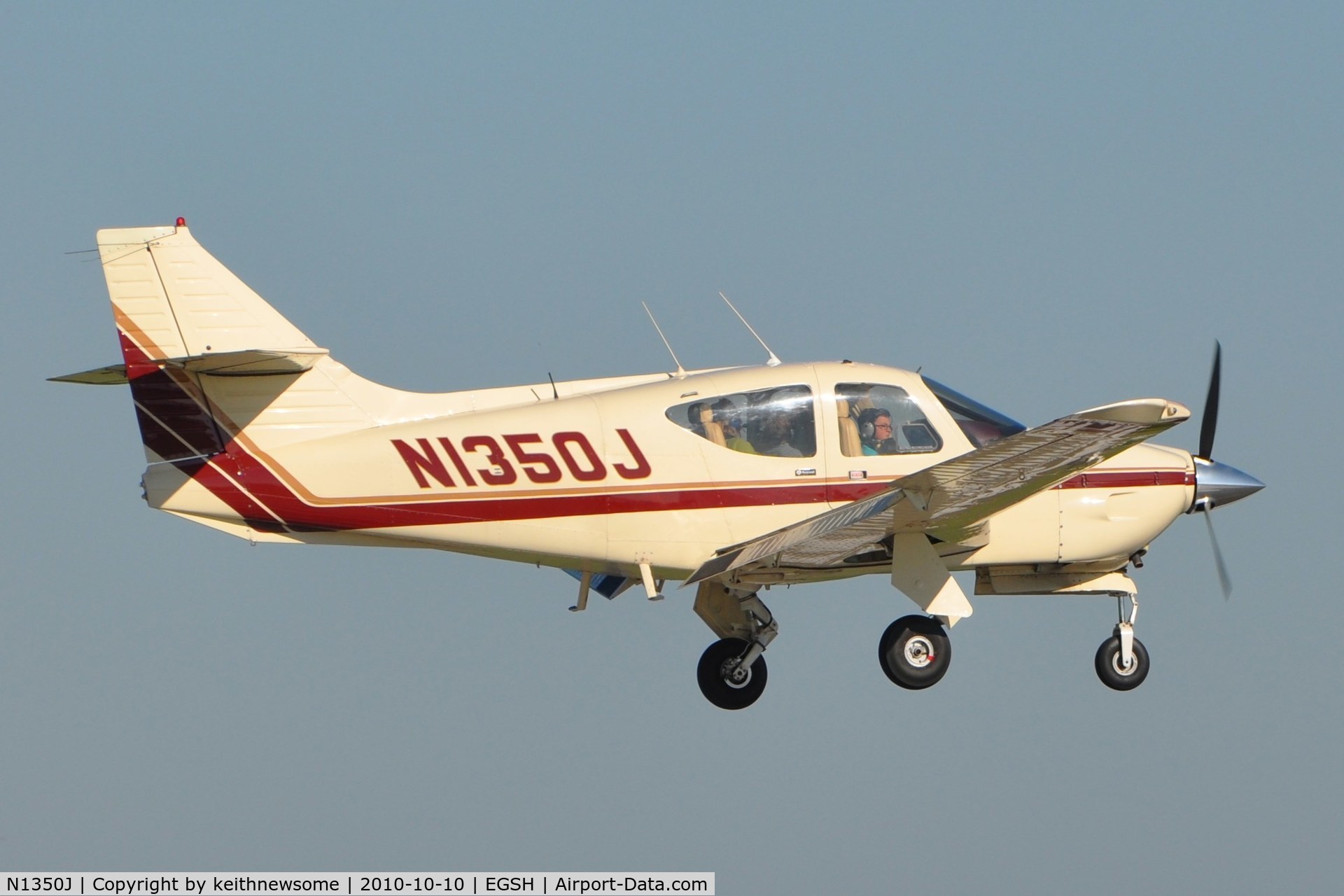 N1350J, 1976 Rockwell International 112B Commander C/N 516, Landing onto runway 09 !