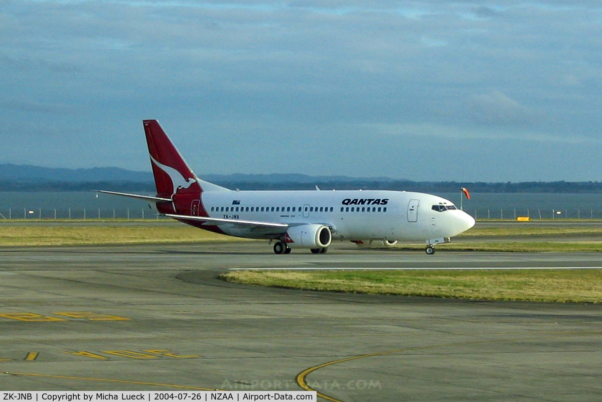 ZK-JNB, 1987 Boeing 737-376 C/N 23491, At Auckland
