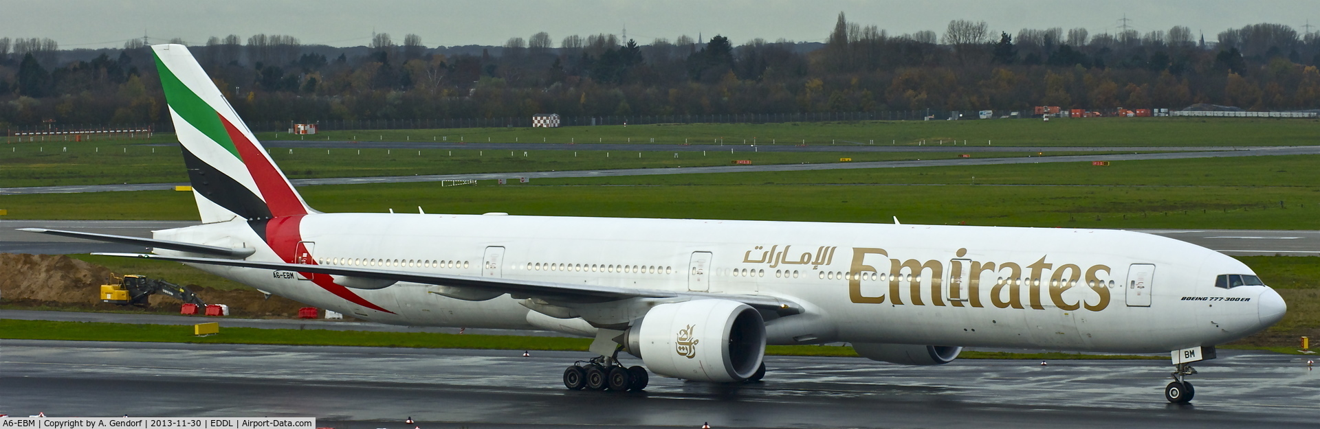 A6-EBM, 2006 Boeing 777-31H/ER C/N 34482, Emirates, seen here on the taxiway shortly after landing at Düsseldorf Int´l(EDDL)