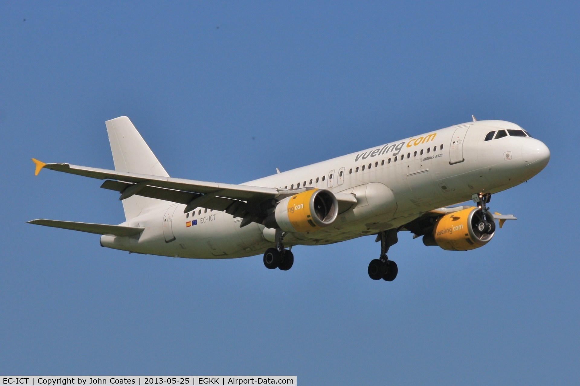 EC-ICT, 1991 Airbus A320-211 C/N 264, On approach to 08R