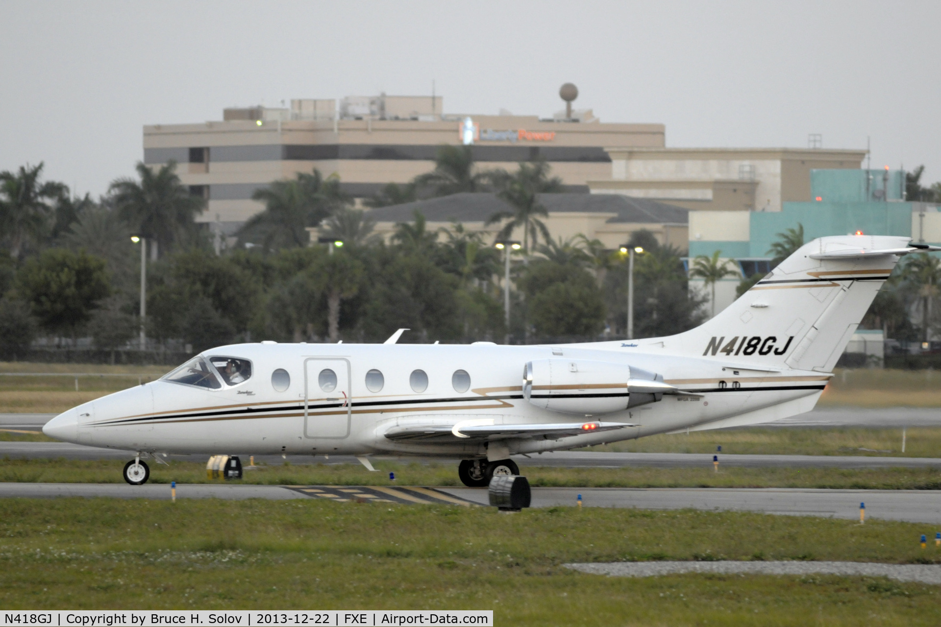 N418GJ, 2005 Raytheon Beechjet 400A C/N RK-418, at FXE