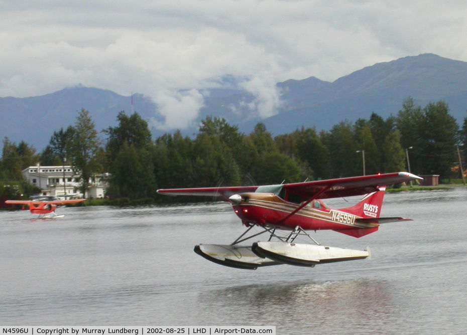 N4596U, 1979 Cessna U206G Stationair C/N U20604990, Landing on Lake Hood in 2002.