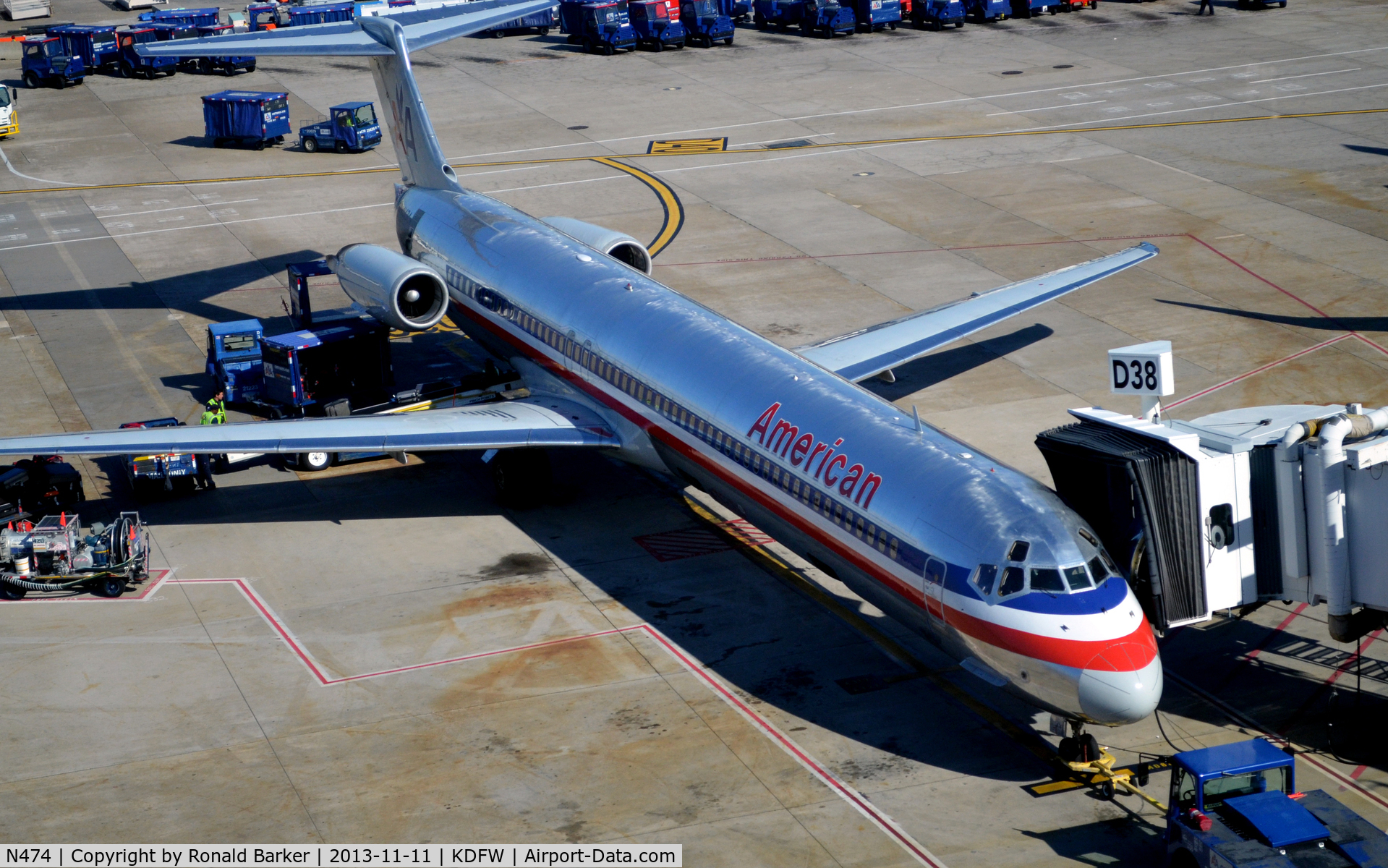 N474, 1988 McDonnell Douglas MD-82 (DC-9-82) C/N 49649, Gate D38  DFW