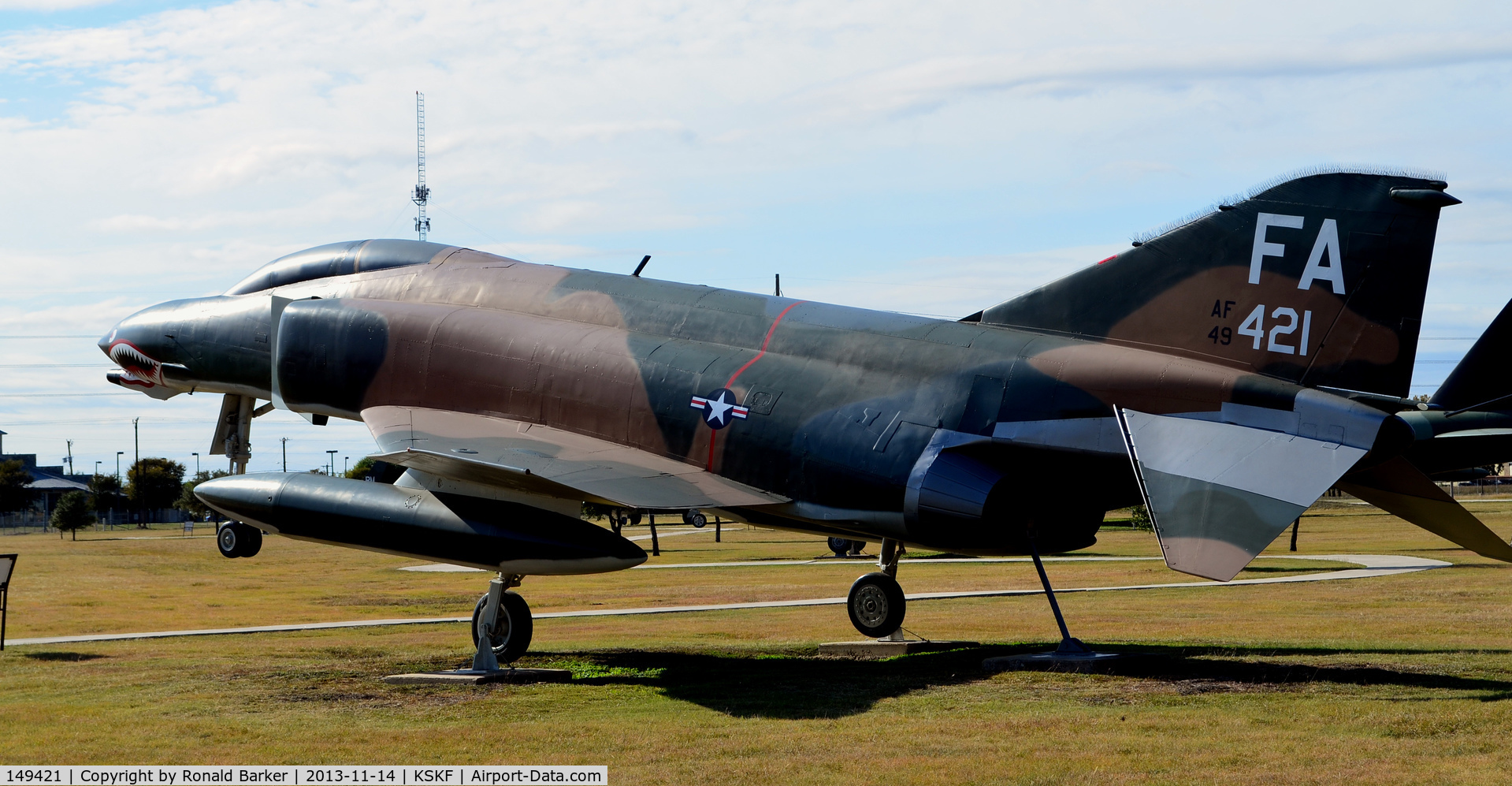 149421, McDonnell F-4B Phantom II C/N 138, F-4B shown as F-4D 64-9421 at LMTC, TX