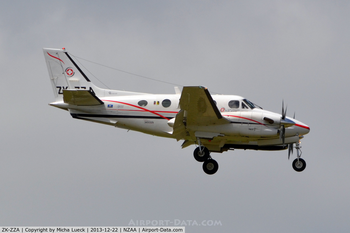ZK-ZZA, 1995 Beech C90A King Air C/N LJ-1407, At Auckland