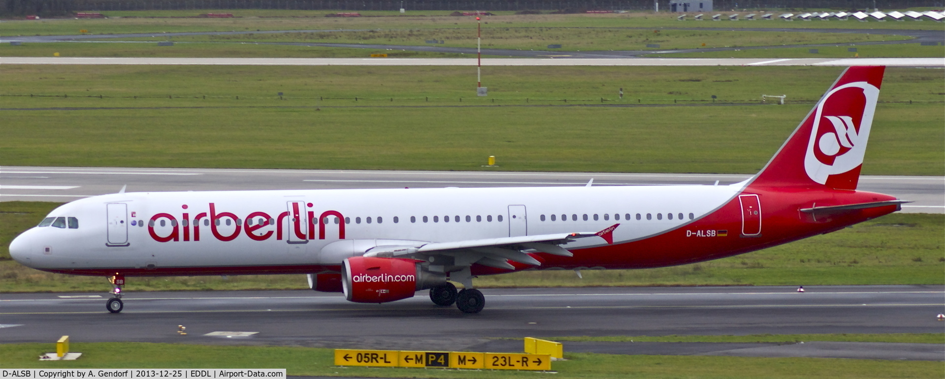 D-ALSB, 2003 Airbus A321-211 C/N 1994, Air Berlin, is here taxiing to the gate at Düsseldorf Int´l(EDDL)