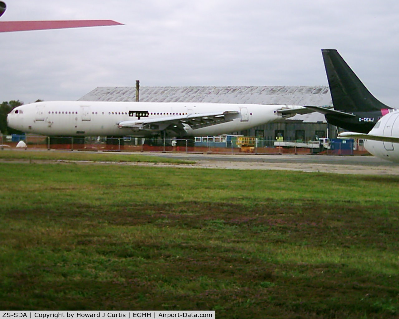 ZS-SDA, 1976 Airbus A300B2K-3C C/N 032, June 2001. Broken up here in June 2001. Date is approximate.