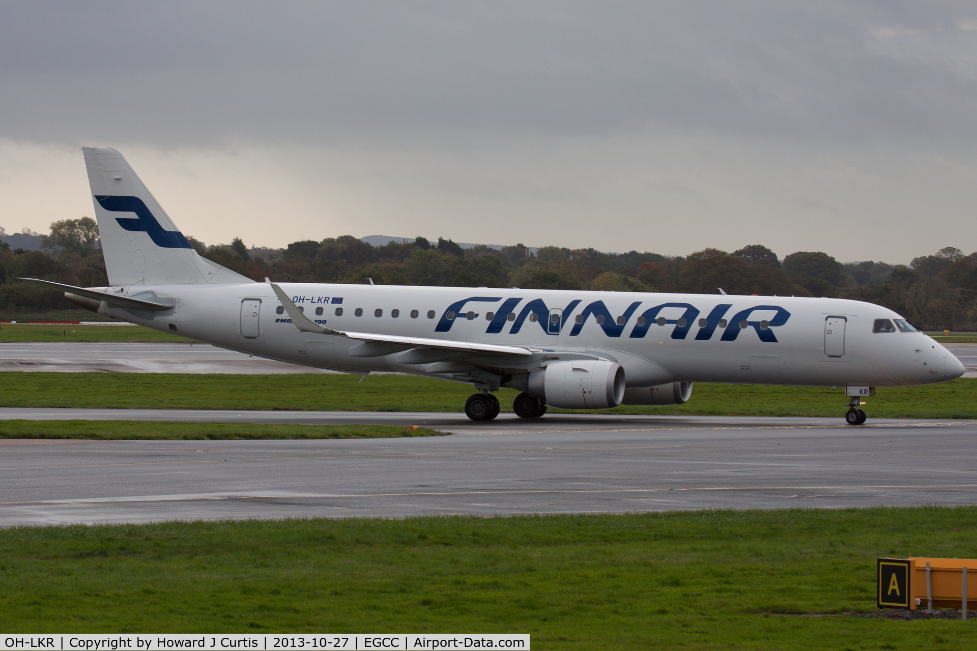 OH-LKR, 2011 Embraer 190LR (ERJ-190-100LR) C/N 19000436, Finnair, rolling out after landing.