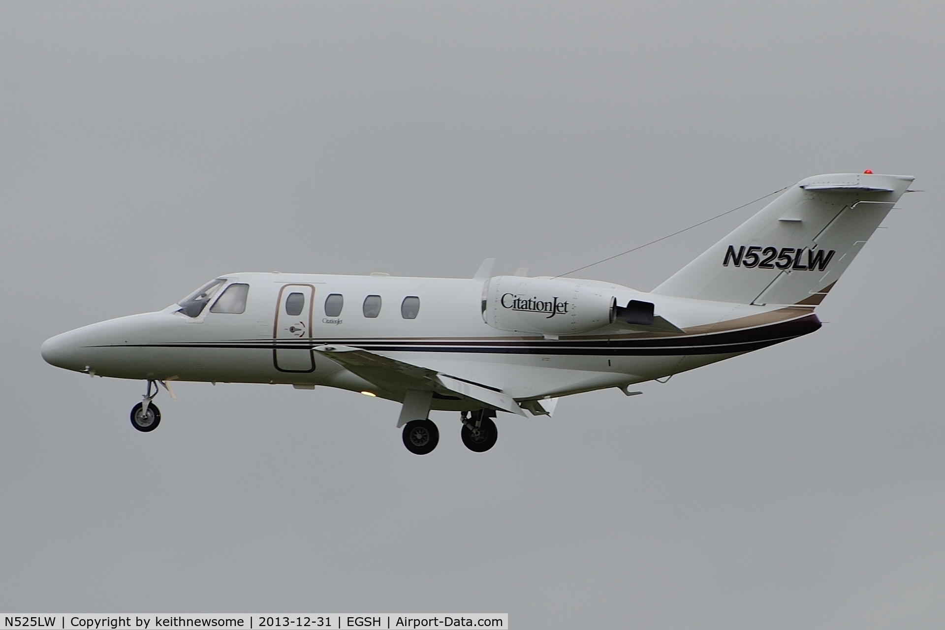 N525LW, 1994 Cessna 525 CitationJet CJ1 C/N 525-0082, Last day of the year arrival !