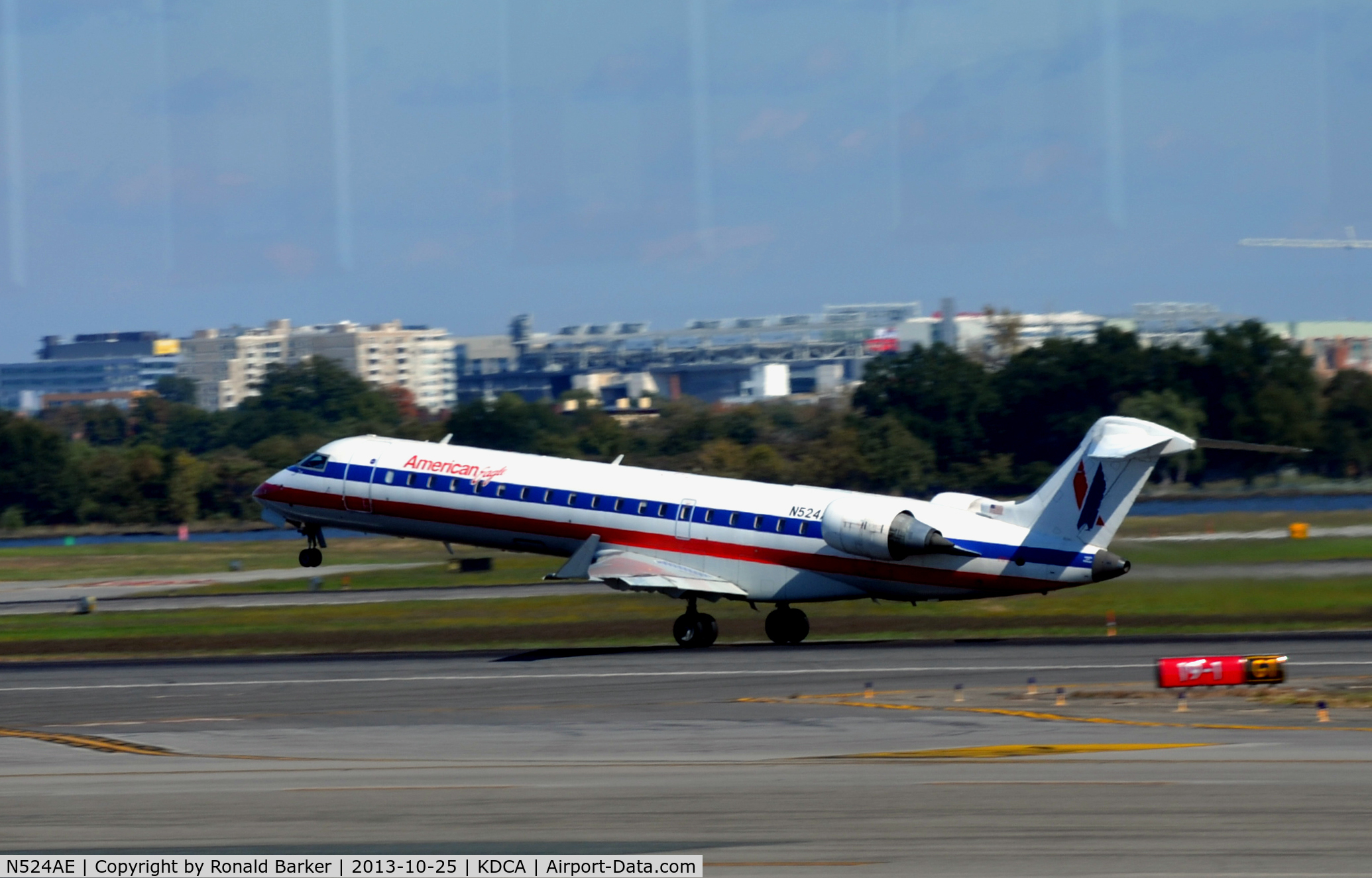 N524AE, 2004 Bombardier CRJ-701 (CL-600-2C10) Regional Jet C/N 10154, Takeoff DCA